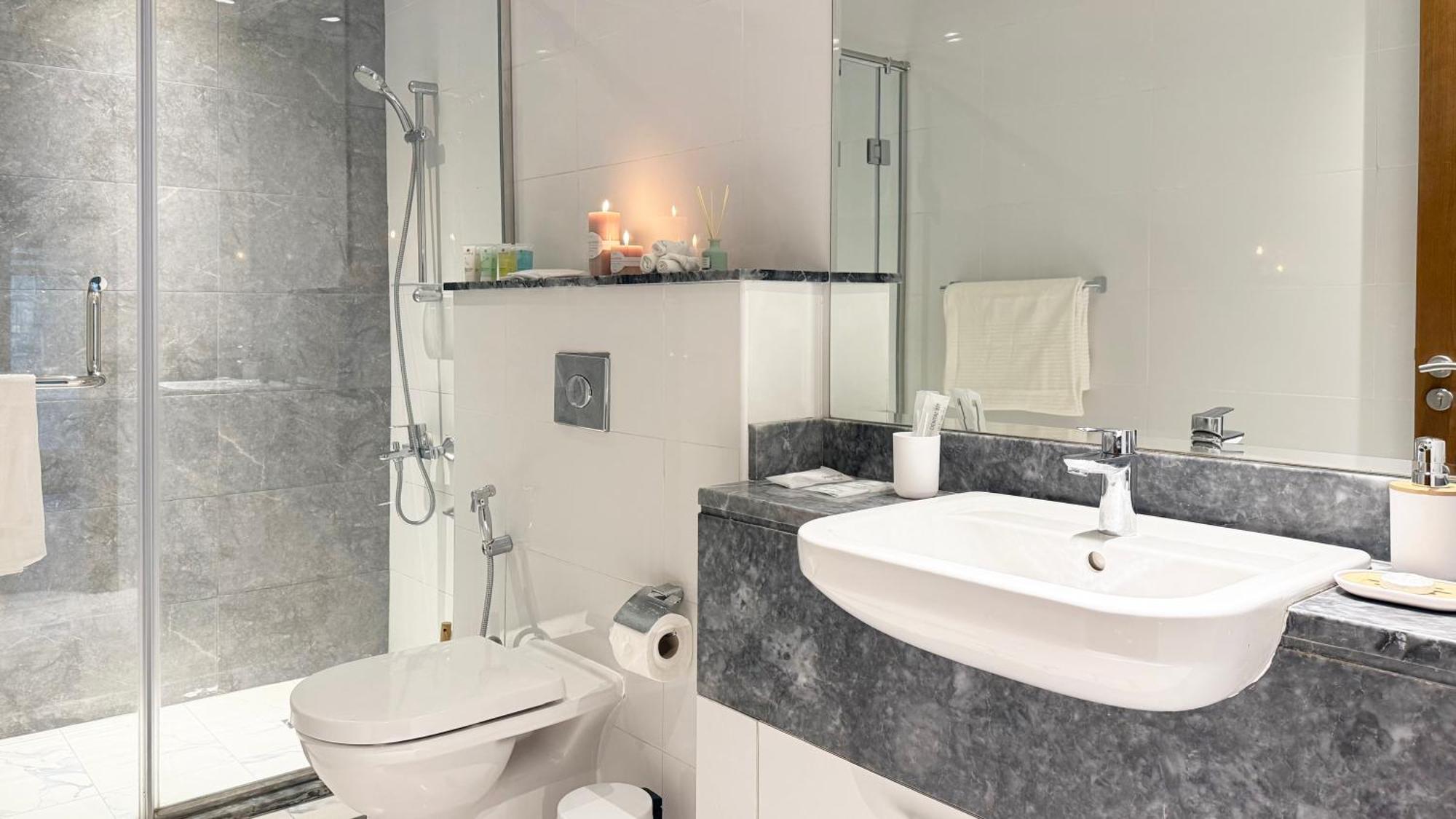 Canal-view Duplex Apartment *