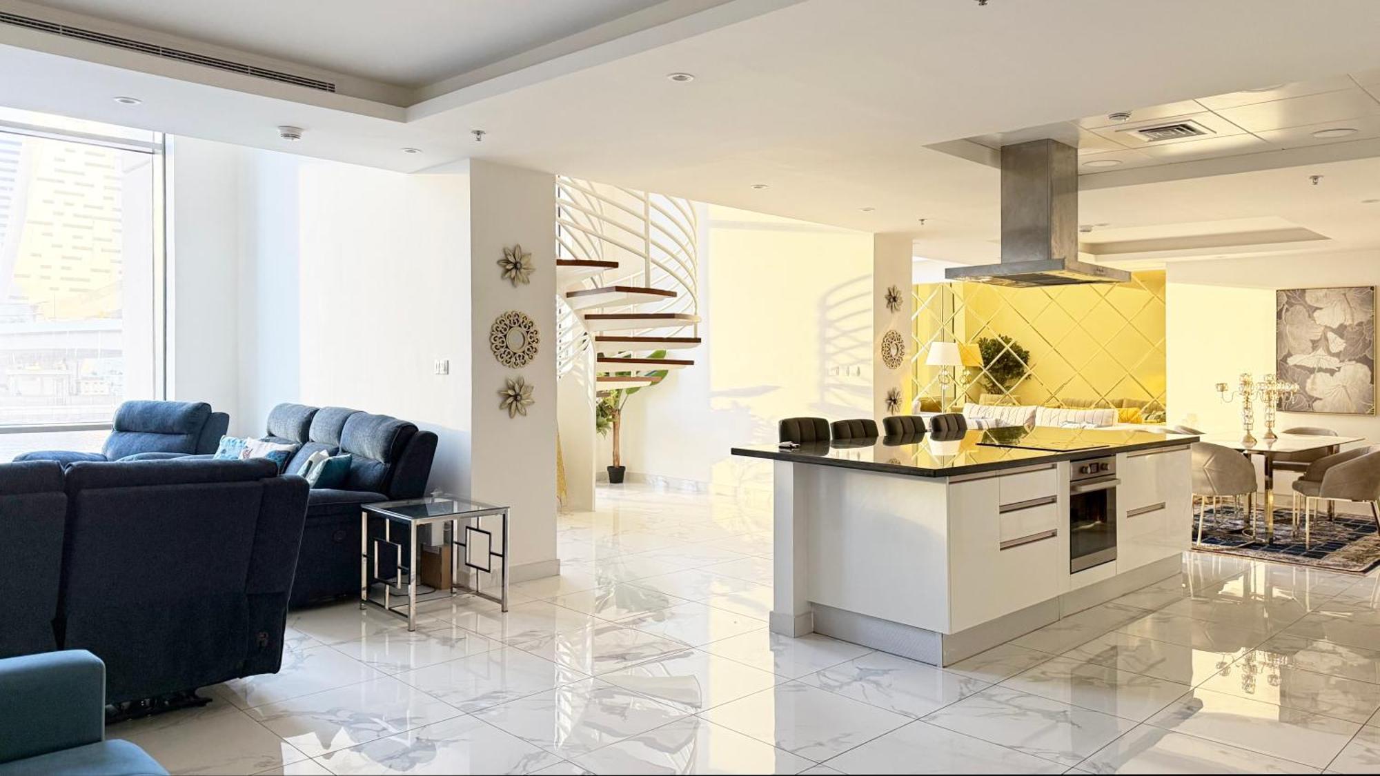 Apartment Canal-view Duplex Dubai